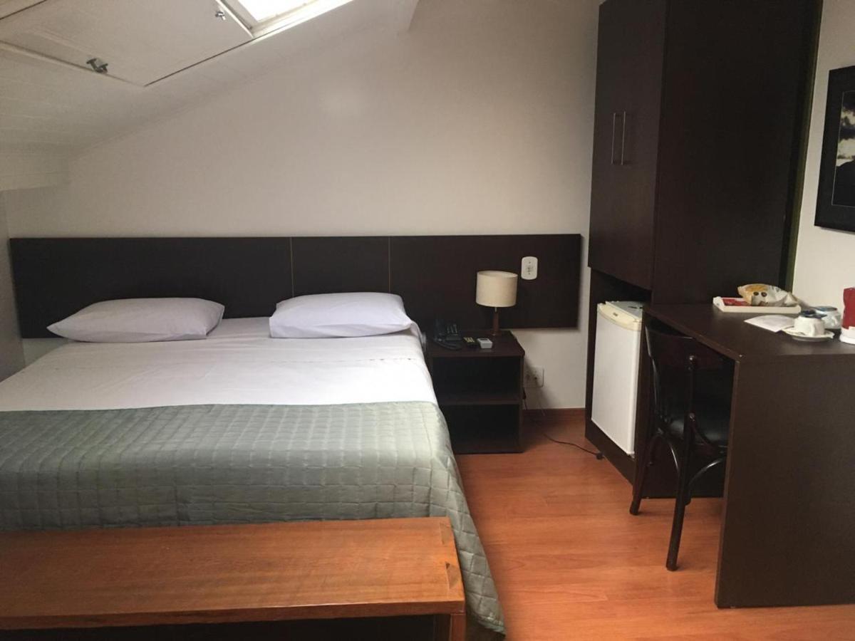 欧鲁普雷图 多斯奥菲西斯旅馆酒店 外观 照片